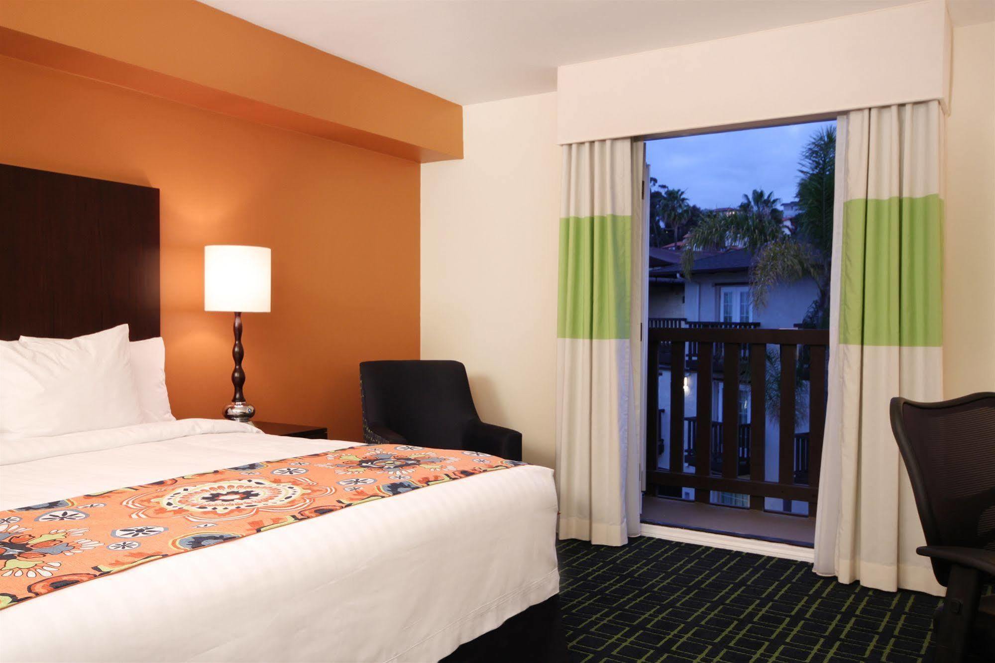 Fairfield Inn & Suites San Diego Old Town Eksteriør billede